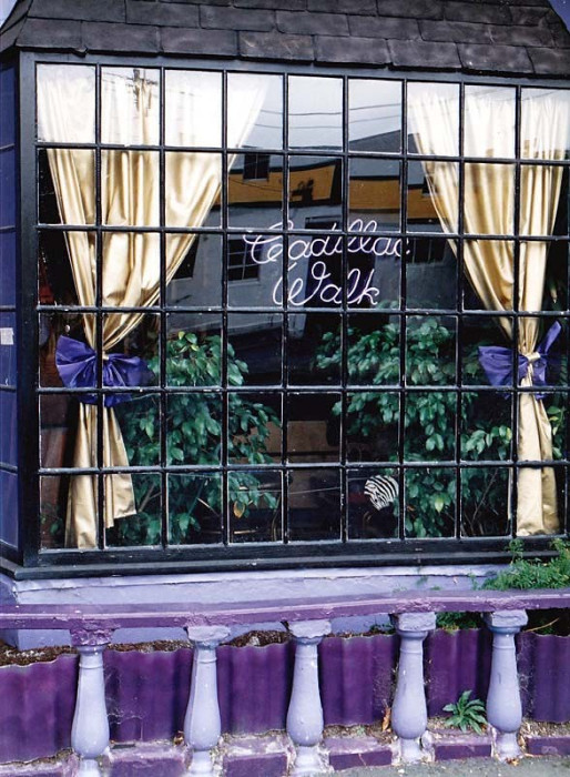 2 Store window at Ipanema Beach in Rio de Janiero 800
