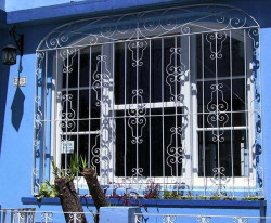 55 Bright blue window in San Pedro Sula of Honduras 800