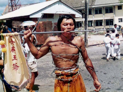 4 A barbed wire wrap 800