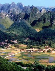 46 The jagged mountains of southern China 800