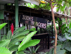 18 Books and Burgers in Panama 800