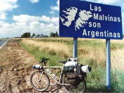 35 Las Malvinas son Argentinas  The Malvinas are Argenitinas  roadside sign in Argentina 800
