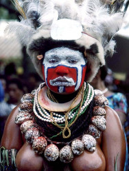 19 Woman with Head Dress of Lovely White Plumes 800