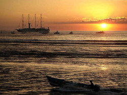 37 Sunset over the Pacific in Quepos  Costa Rica 800