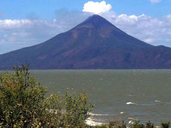 Volcano Momotombo in Nicaragua 800