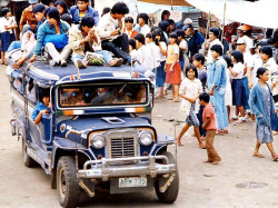 23 Crowded Jeepney in the Philippines 800
