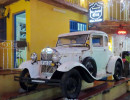 1930 s classic american car in trinidad restuarant 800