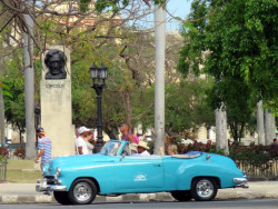 1951 chevrolet convertible taxi in havana 800