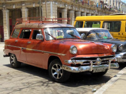 1954 ford country sedan cruising havana 2 800