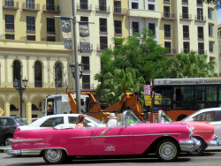 1955 pontiactaxi in havana 800