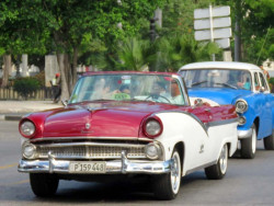 1955 ford fairlane taxi in havana 800