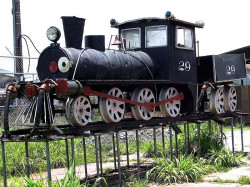 10 old retired steam locomotive in costa rica 800