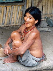 2 tattooed ifugao tribal woman 800aa