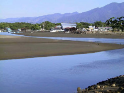 78. inlet at quepos  north of manual antonio  costa rica 800
