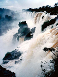 4 the long vertical drop at iguazu falls in brazilargentina 800