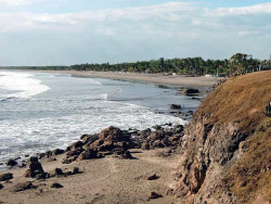 74. nicaragua pacific  beach near leon 800