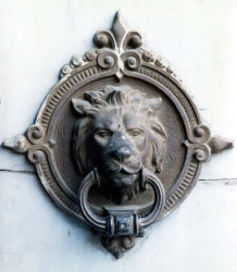 102 brass lion head photographed in guatemala 800