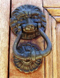 155 lion head knocker in esteli  nicaagua 800