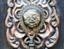29 brass face knocker photphed in antigua  guatemala 800