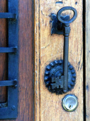 58 iron key knocker photographed in bolivia 800