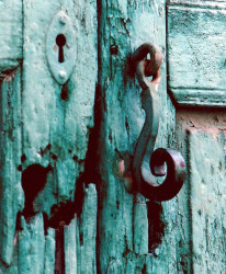 97 wrought iron door knocker knocking holes in the door 800