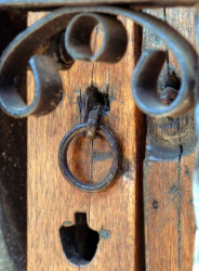 142 wrought iron knocker loop in leon  nicaragua 800