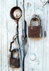 145 broken lock knockers in managua  nicaragua 800