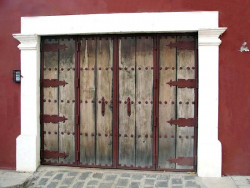 5 garage door in quetzaltenango  guatemala 800