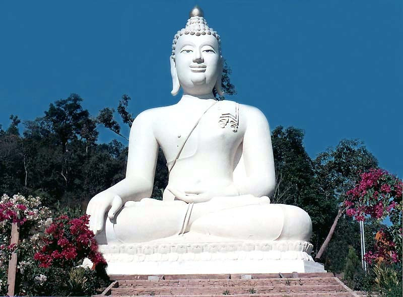 2 buddha statue in the southern town of songkla 800