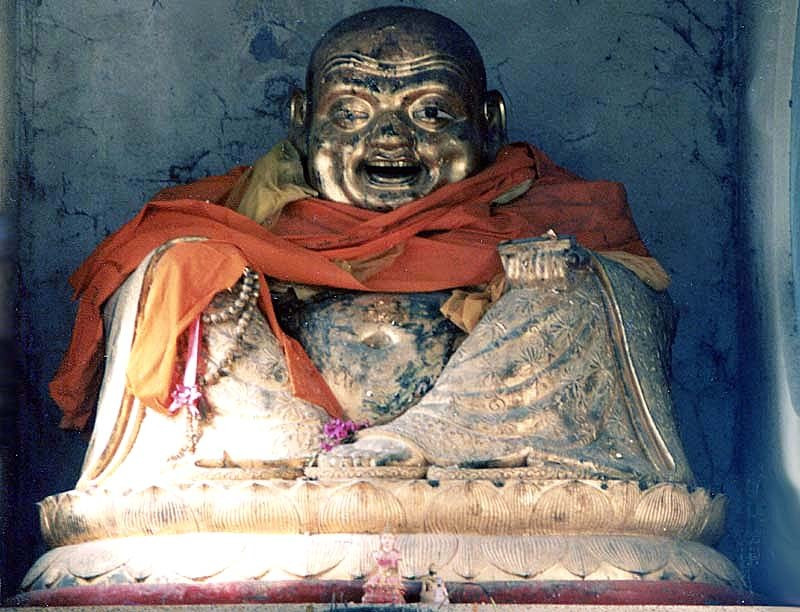 44 buddha statue  in a monastery in south korea 800