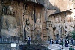 53 entrance to the yungang grottoes 800