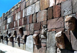 22 wall surrounding the incan temple kalassasaya 800