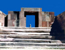 24 entrance to the temple kalassasaya at tiwanaku 800