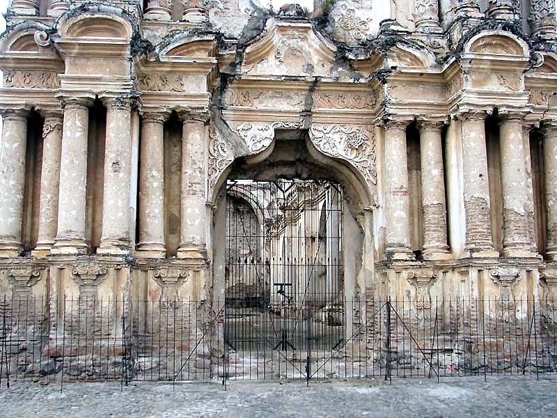 34  entrance to a 17th century church in ruins in antigua 800