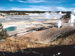 40 large thermal field in yellowstone national park 800