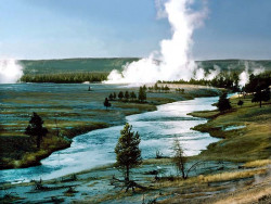 9 geyser activity in yellowstone national park 800