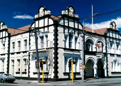 66 hotel and tavern in melbourne  australia 800