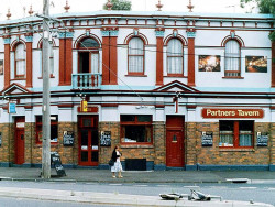 84 partners tavern in melbourne  australia 800