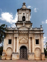 3 old colonial church in granada  nicaragua 800