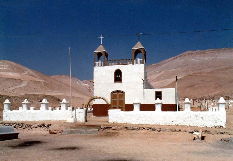 12 colonial style church in chiles atacama desert 800