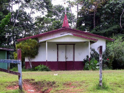 38. tiny church in the osa penisula 800