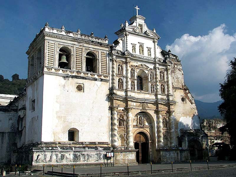 13 earthquake destroyed church in antigua 800