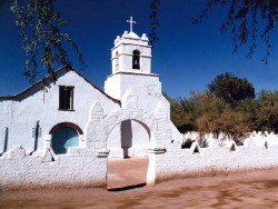 16 adobe catholic church in the desert of northwestern argentina 800
