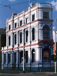 22 Lovely triangular corner in Melbourne  Australia 800