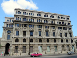 Building alongside the Coastal Raod in Havana 2 800