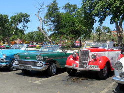 1934 Ford and 1958 Chevy Impala 800