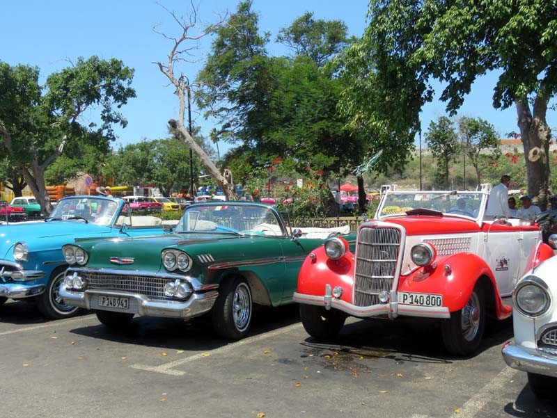 1934 Ford and 1958 Chevy Impala 800