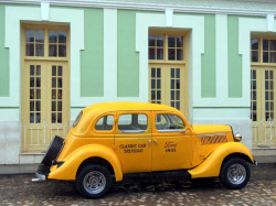 1935 Ford 4 Door Coupe in Trinidad 800