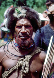 21 Warrior along the trail carrying a handful of spears 800